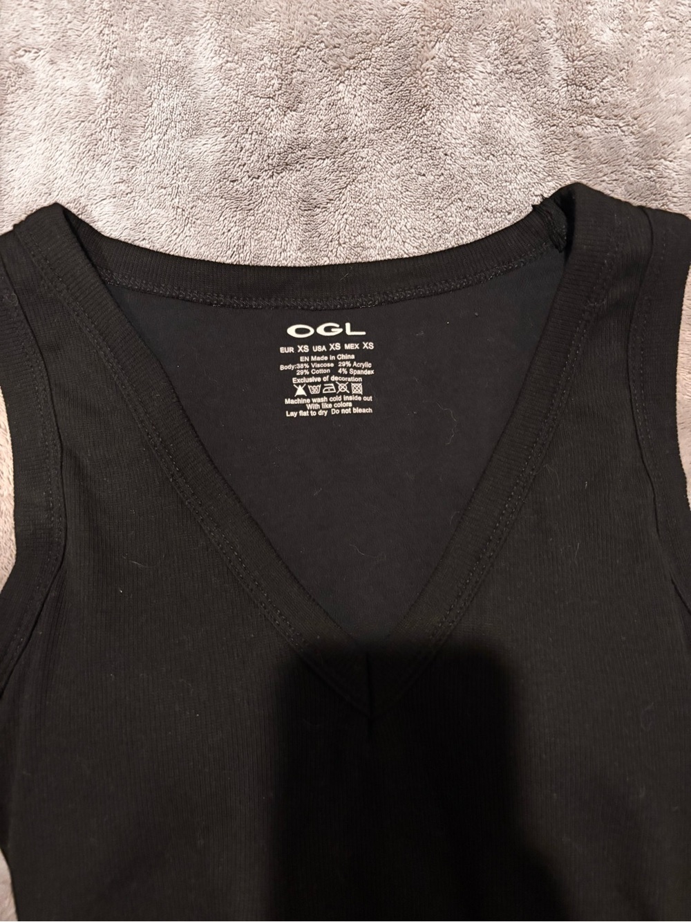 OGL Black V-Neck Ribbed Tank - Picture 3 of 4